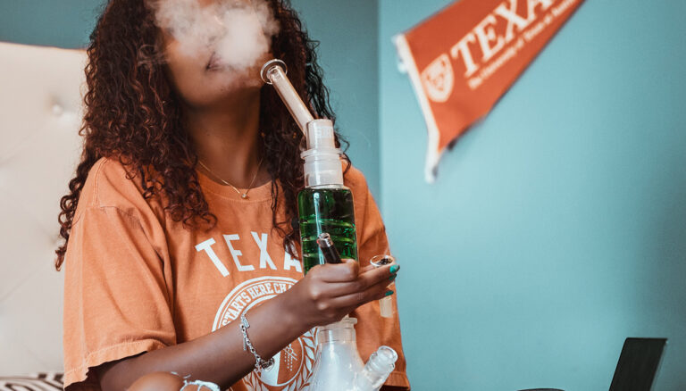 Los Millenials prefieren antes el cannabis que el alcohol