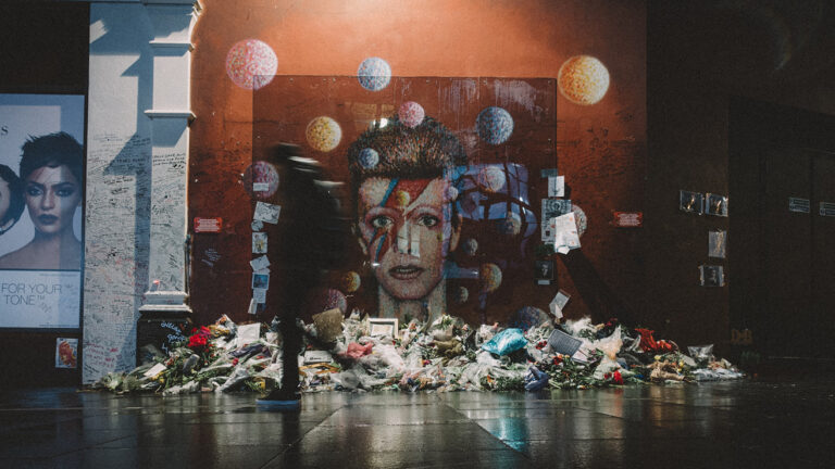 Historia de amor Duncan Jones, el hijo de David Bowie